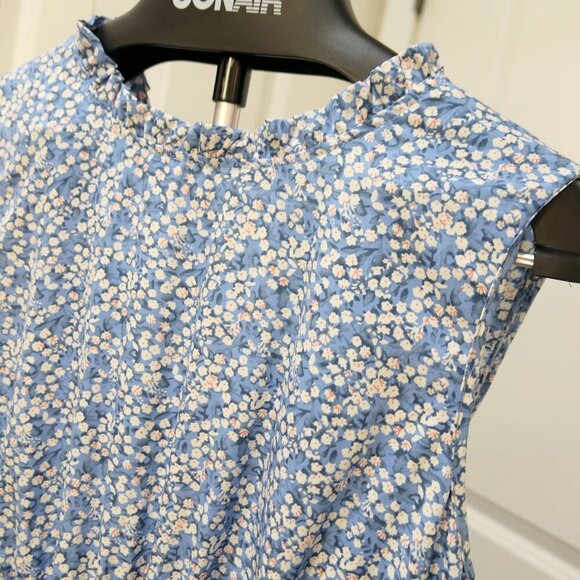 LAST CHANCE - Floral Ditsy Floral Mock Neck Jumpsuit with Pockets - Picture 5 of 8